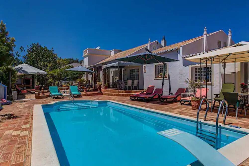 Girassol Apartment in Quinta Velha by Lovelystay in Mexilhoeira Grande, Faro Distrikt