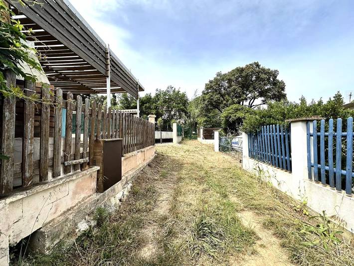 Cabanon climatisé pour 7 personnes, accès à la plage sur la presqu'ile de Giens in La Madrague, Hyeres