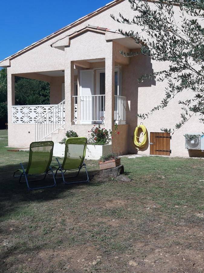 Location de vacances pour 6 personnes, avec jardin et vue à Pietracorbara - 2