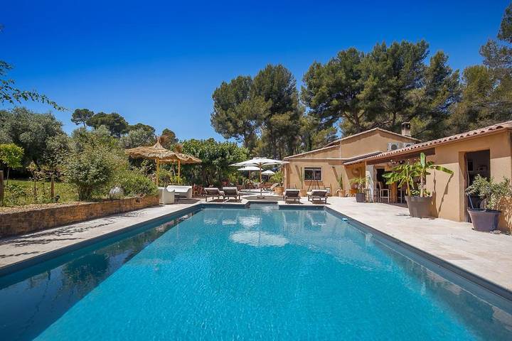 Appartement de vacances pour 2 personnes, avec Terrasse et Jardin ainsi que Piscine et Vue