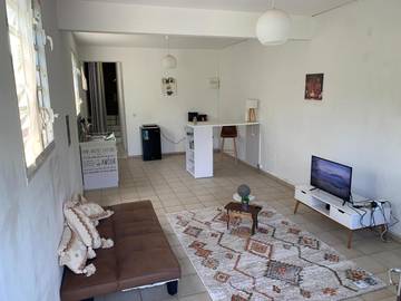 Gîte pour 2 personnes, avec vue et jardin à Baie-Mahault