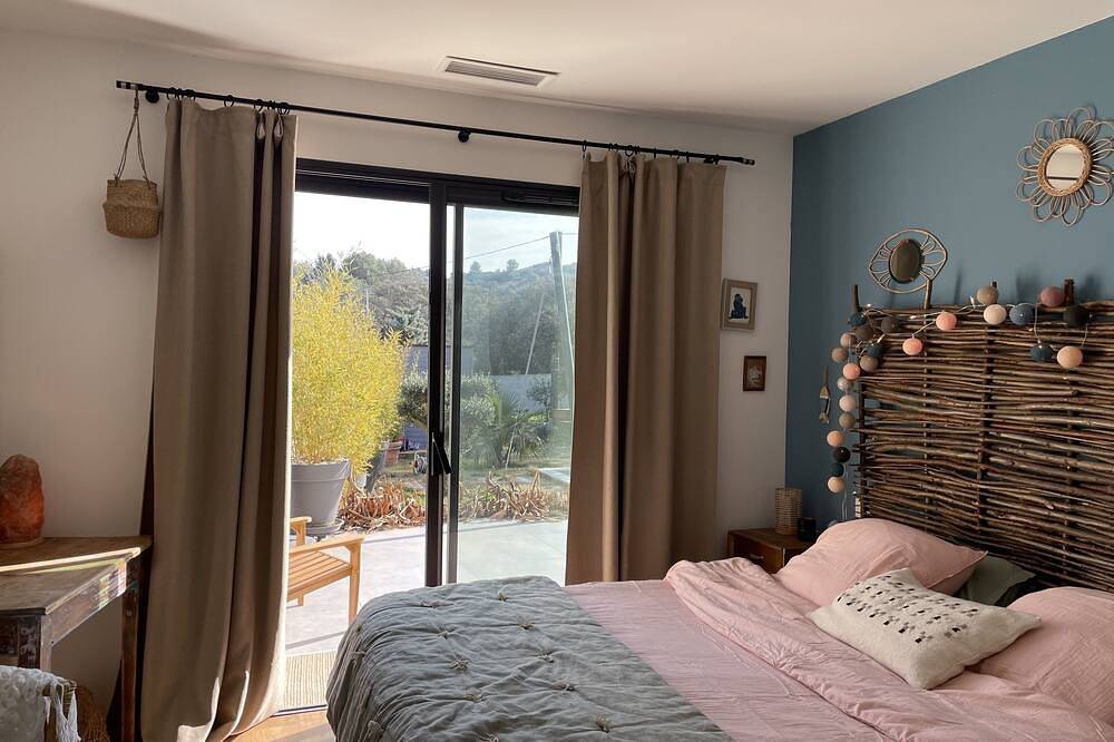 Beautiful contemporary house near Avignon and the Luberon in Caumont-sur-Durance, Vaucluse