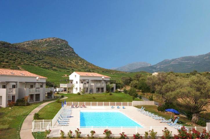 Appart’hôtel pour 10 personnes, avec piscine et balcon