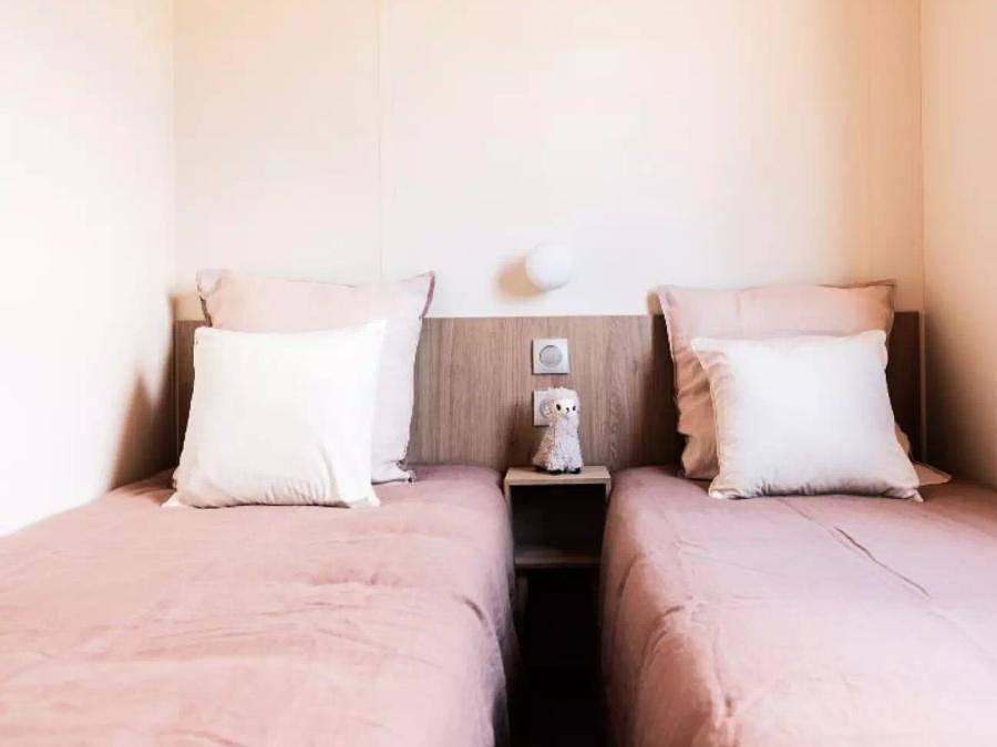 Camping Le Domaine de Mesqueau - Mobile home 6 persons - Lodge O Grand Large - 4 Rooms for 6 People + Tv in Plougasnou, Ceinture Dorée