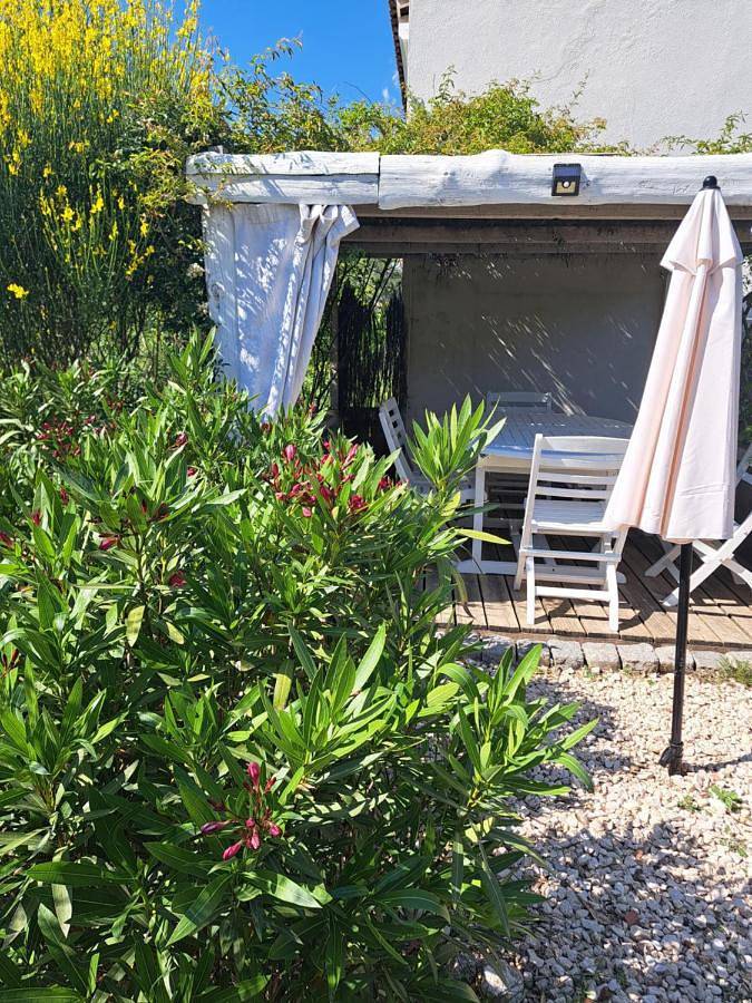Appartement entier, Le temps de vivre in Baron, Région de Nîmes