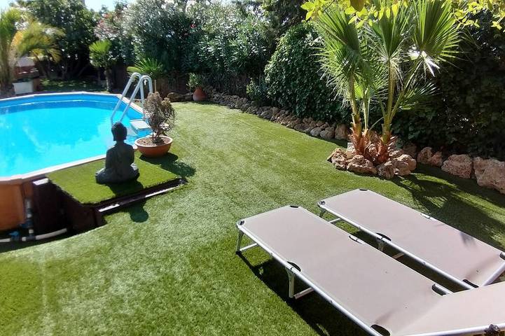Location de vacances pour 4 personnes, avec terrasse et jardin à Trans-en-Provence