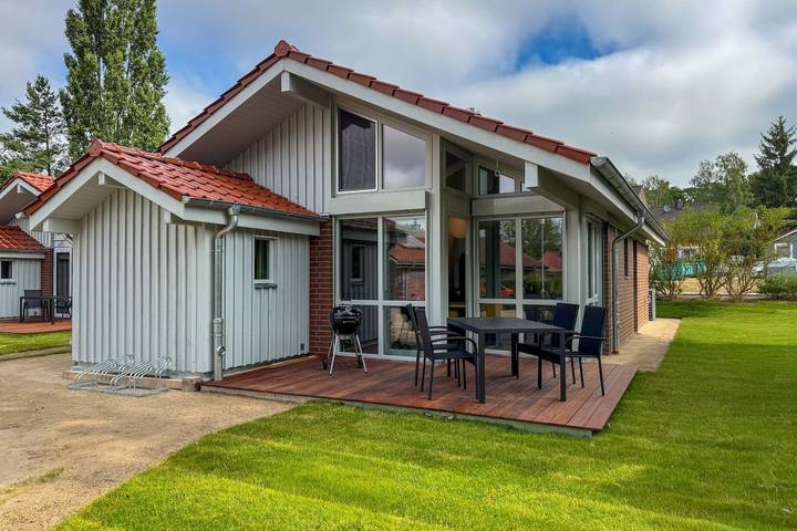 Ferienhaus für 4 Personen, mit Terrasse und Garten sowie Sauna in Röbel-Müritz - 2