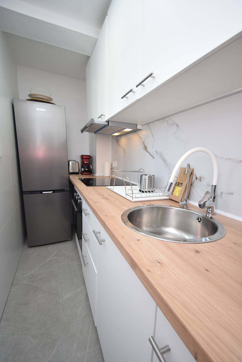 Apartamento entero, Apartamento de vacaciones para 3 personas con jardín in Benidorm, Costa Blanca