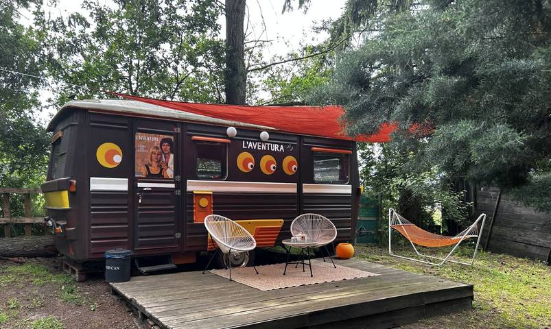Gîte pour 2 personnes, avec terrasse ainsi que piscine et jacuzzi dans la Loire