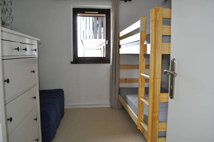 Entire apartment, Smart 2-bedroom apartment, great lake views, minutes from ski runs and beaches in Thollon-les-Mémises, Thonon-les-Bains region