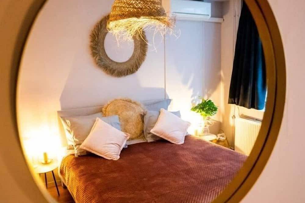 Entire apartment, Bambu Sleep Boutique double room 2 in Haarlem, North Sea Netherlands