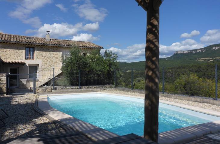 Gîte pour 6 personnes, avec piscine ainsi que balcon et jardin à La Bégude-de-Mazenc - 3