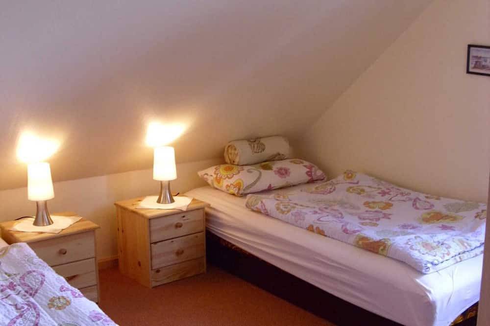 Ganze Wohnung, Ferienwohnung Abendrot - Red Ferienwohnungen Haus Roggenbach in Owschlag, Rendsburg-Eckernförde