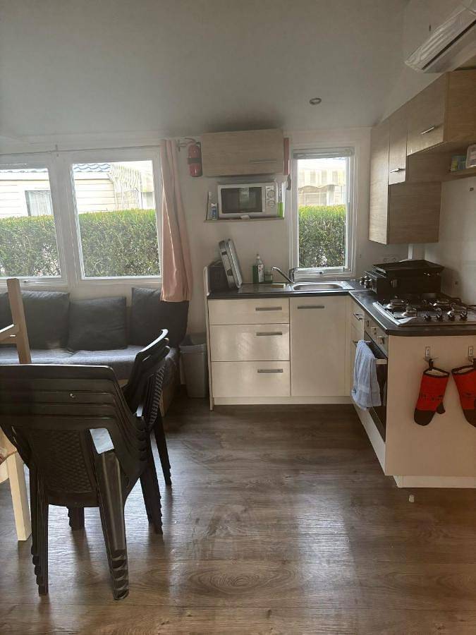Parc de vacances pour 8 personnes, avec Terrasse et Piscine en Charente-Maritime