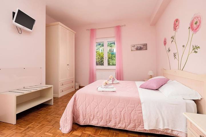 🌺Villa dei Fiori – Elegance, Nature & Serenity on the Sorrento Coast in Vico Equense, Sorrento Coast