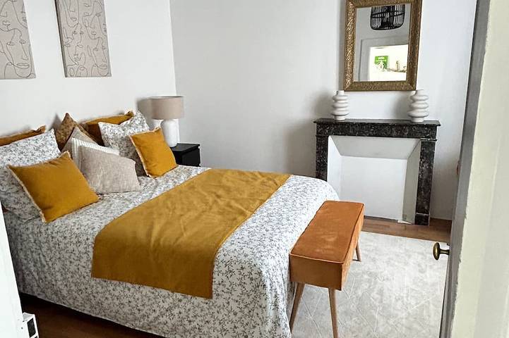 Gîte pour 8 personnes, avec terrasse et piscine à Saint-Éloy-de-Gy - 2