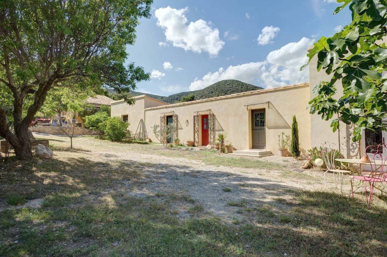 Double Room in Lauris, Parc naturel régional du Luberon