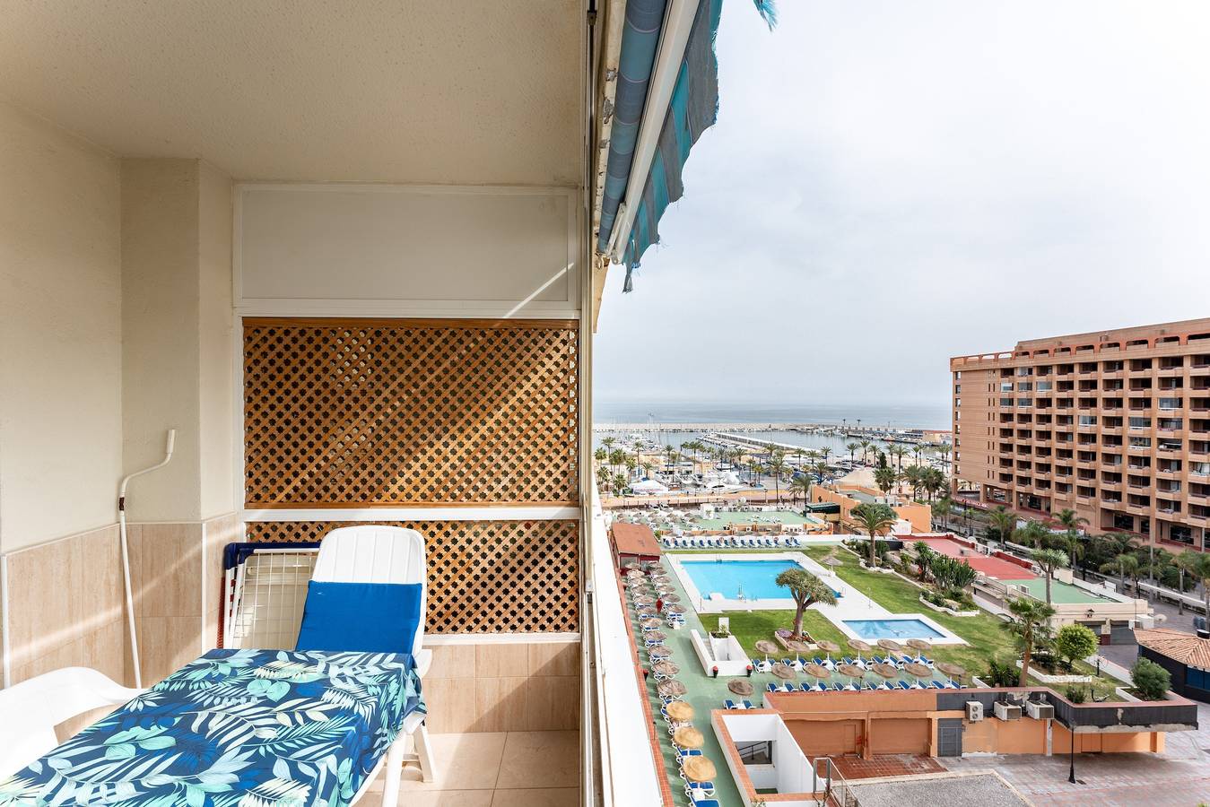 Apartamento En Un Hotel 'Marina View, Sunny One Bedroom Pyr' Con Piscina Compartida in Fuengirola Centre, Fuengirola