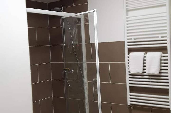 Appartement entier, Appart. 4* Moderne Spacieux avec jardin - Parking sécurisé in Apt, Parc naturel régional du Luberon