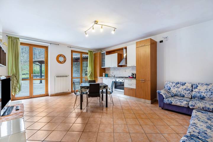 Apartamento inteiro, Apartamento 'Relax E Natura' com vista para a montanha e Wi-Fi in Mesenzana, Lago Maggiore (Lombardia)