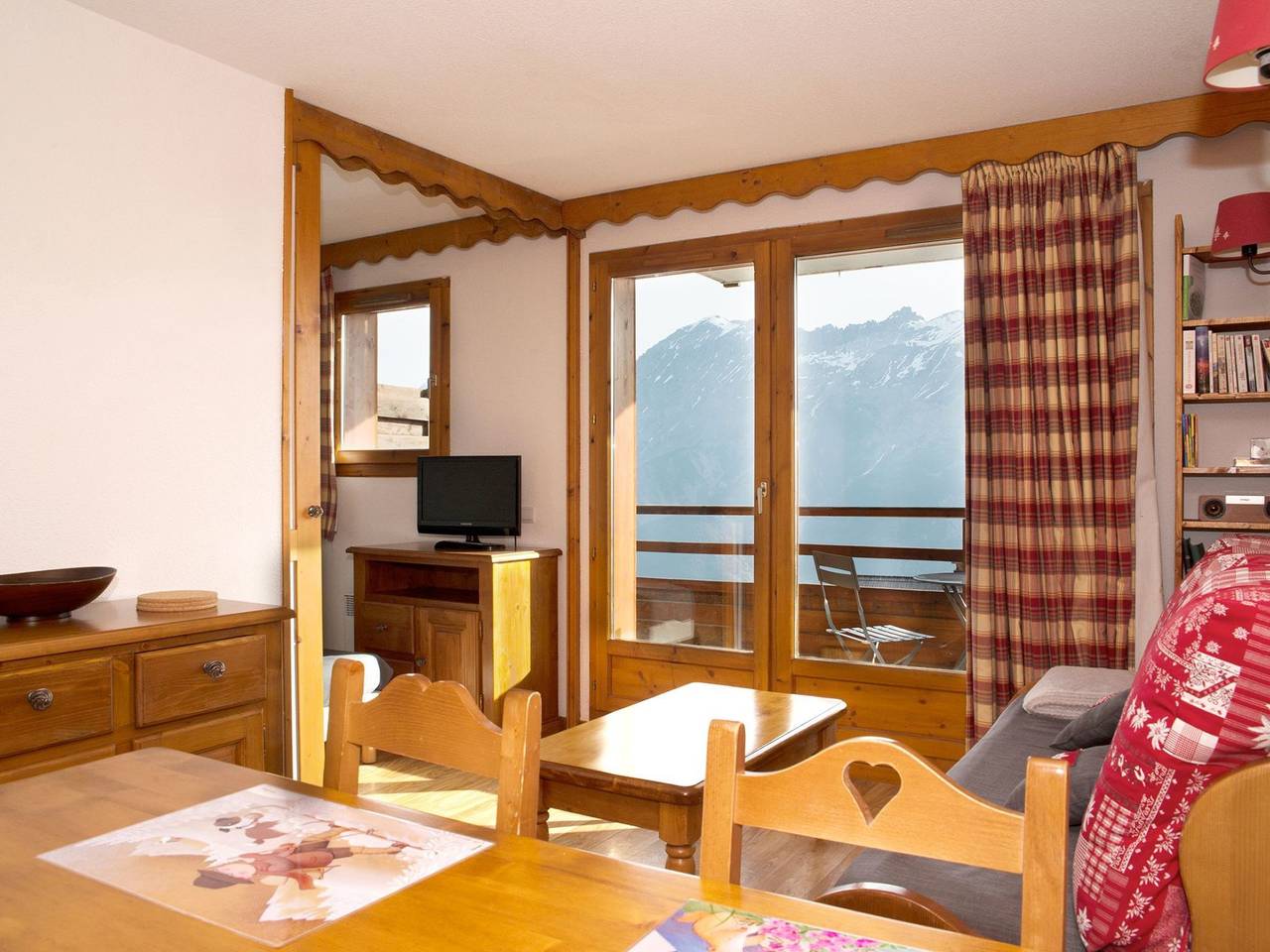 Appartement entier, Wohnung direkt an der Piste, Schwimmbad, Sauna in Puy-Saint-Vincent, Parc national des Écrins