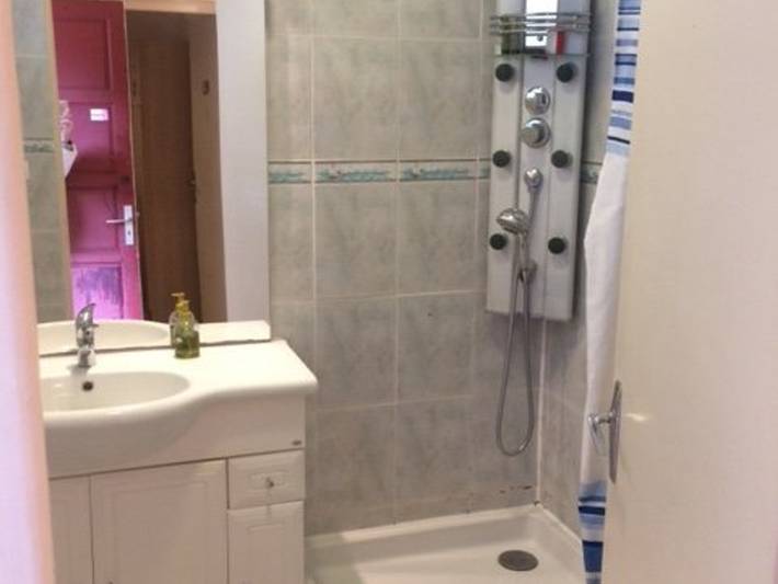 Appartement entier, Appartement F3 avec balcon exposé sud, 2 chambres, proche commodités à Amélie-les-Bains in Amélie-les-Bains-Palalda, Région de Céret