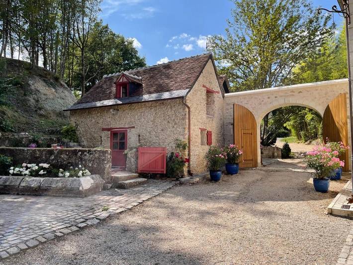 Location de vacances pour 2 personnes, avec Terrasse ainsi que Jardin et Vue à Pernay