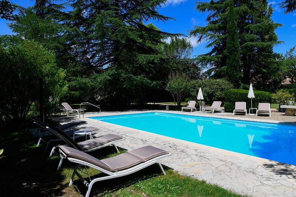 Maison 2 personnes avec piscine chauffée à Martel (Lot - Dordogne) en France in Martel, Lot
