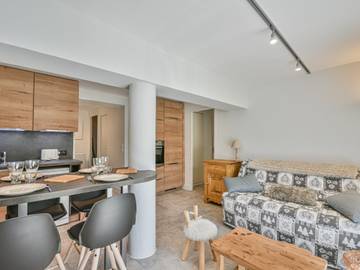 Gîte pour 4 personnes, avec piscine et balcon à Les Gets