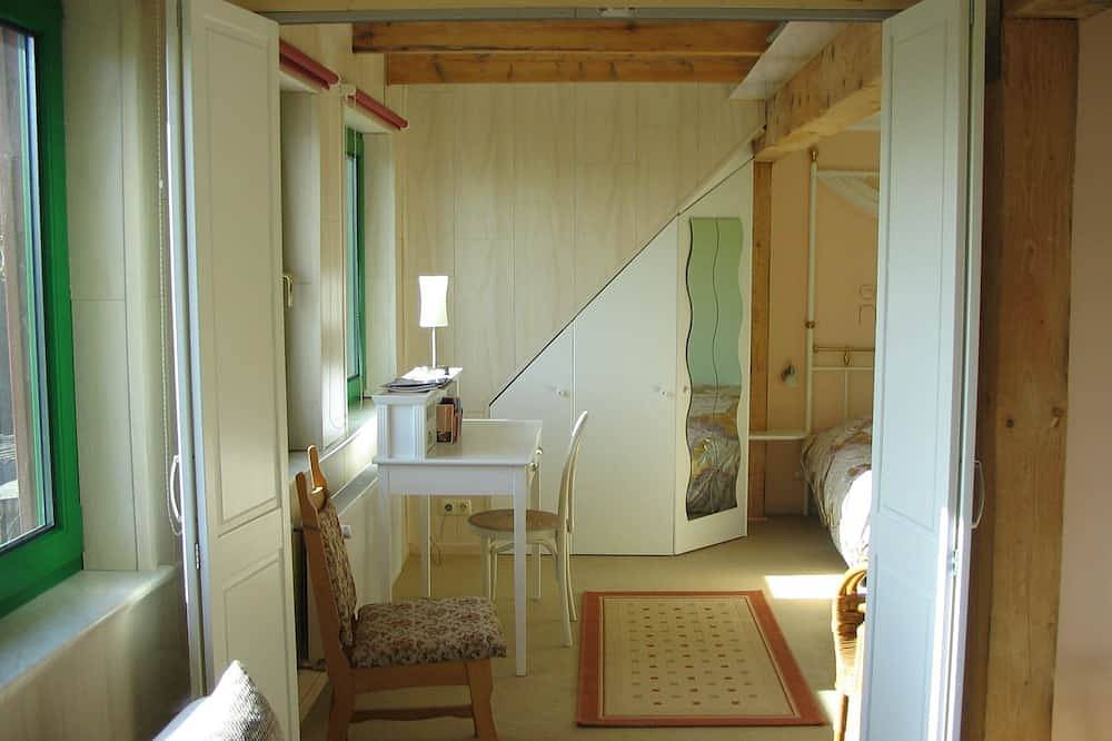 Ganze Wohnung, Helle, große, familienfreundliche Ferienwohnung mit eigener Terrasse und Garten in Lüdershagen, Vorpommern-Rügen