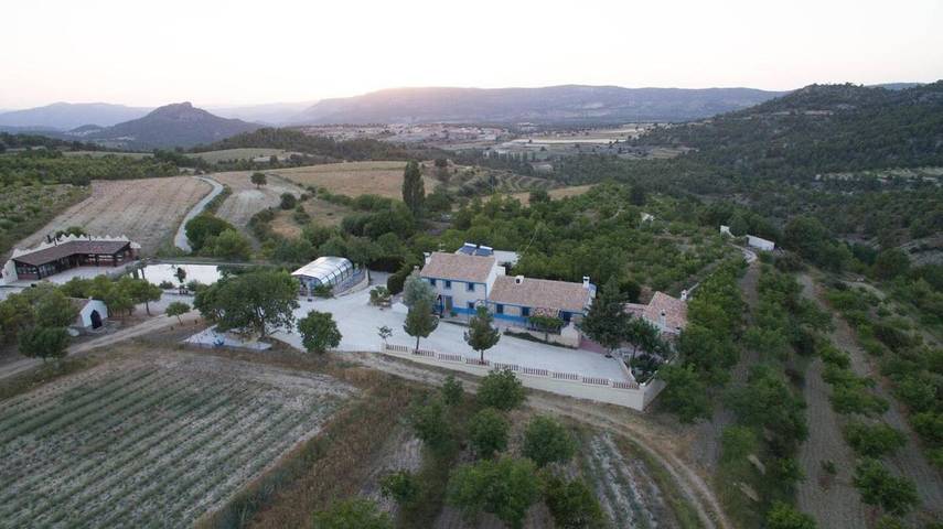 Casa rural para 6 personas, con vistas y jardín además de terraza y piscina, Se admiten mascotas en Moratalla - 3