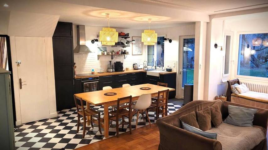 Gîte pour 8 personnes, avec jardin et vue, animaux acceptés à Bailleau-Armenonville