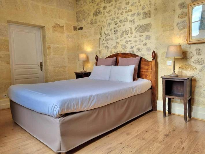 Hôtel pour 3 personnes, avec piscine ainsi que jardin et terrasse à Puisseguin - 2