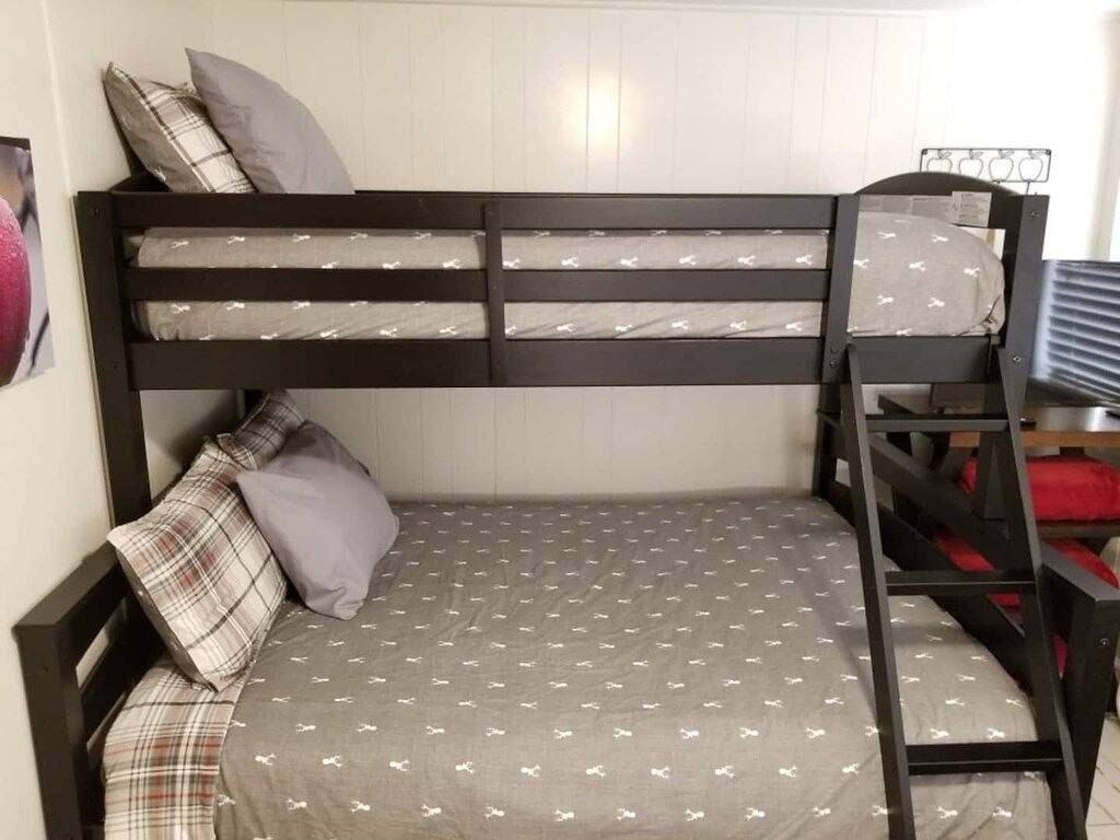 Bear’s Lair Cabin, Willow Cove, Bass Lake in Bass Lake