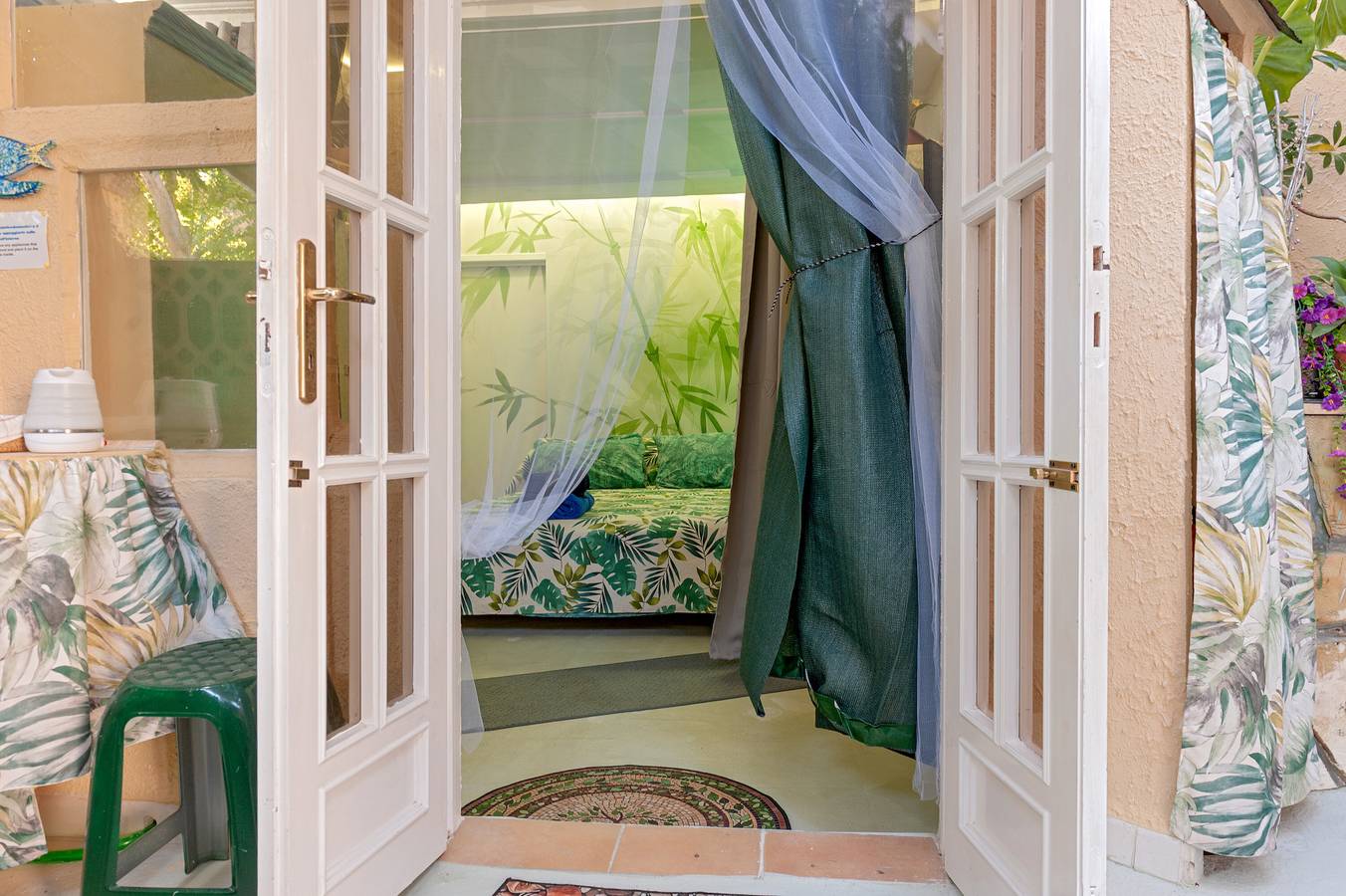 Habitación 'La Stanza Verde Degli Artisti' con jardín privado y Wi-Fi in Vada, Costa Etrusca