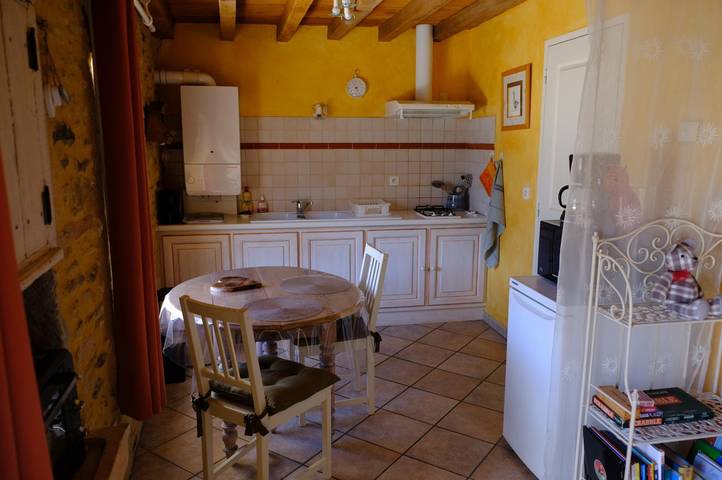 Gîte pour 2 personnes, avec jardin et piscine dans Beaujolais - 2