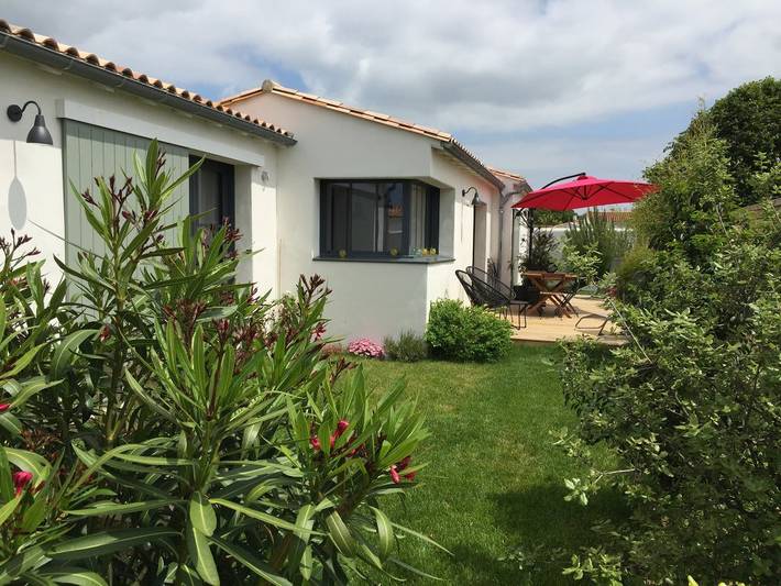 Gîte pour 5 personnes, avec terrasse et jardin