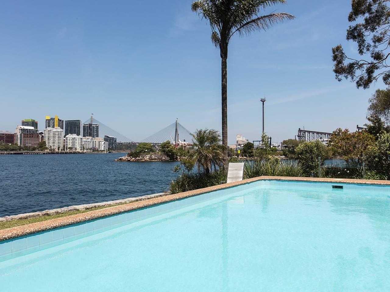 Entire apartment, Wake up to Sydney Harbour in Balmain East, Sydney