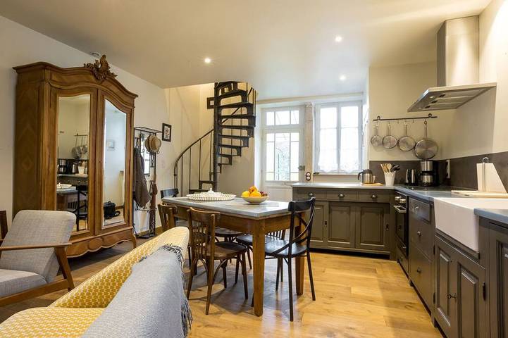 Location de vacances pour 4 personnes, avec Terrasse et Jardin à Nantoux