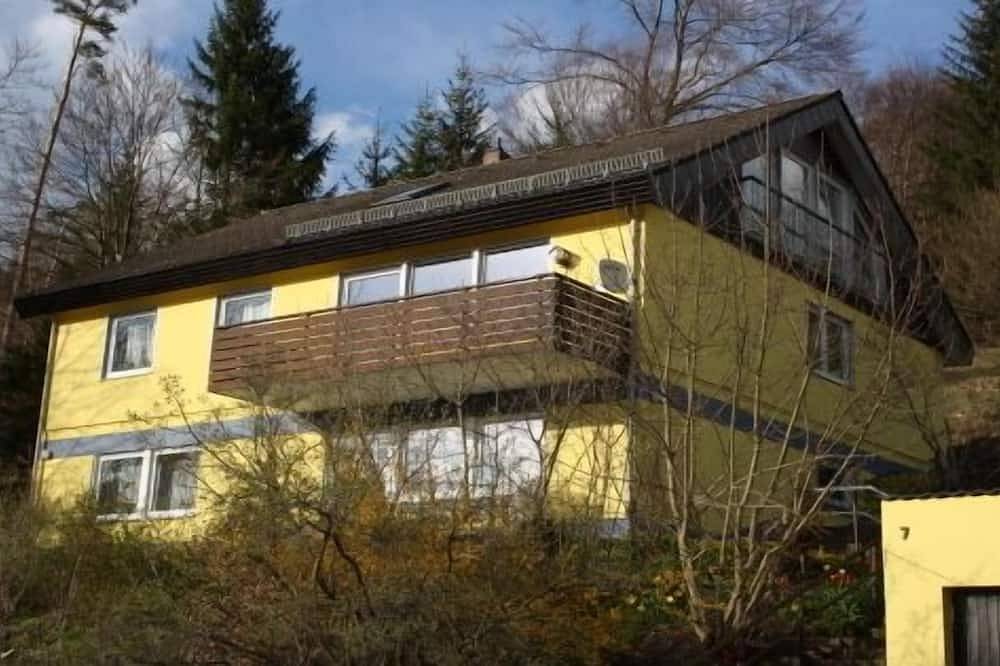 Ganze Wohnung, Unterkunft in ruhiger Lage im schönen Laucherttal in Burladingen, Neckar-Alb