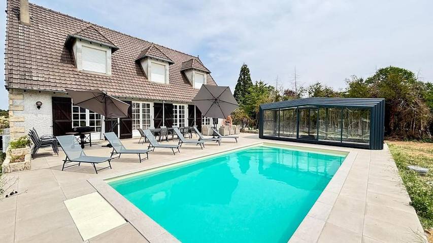 Villa pour 14 personnes, avec Terrasse ainsi que Jardin et Piscine
