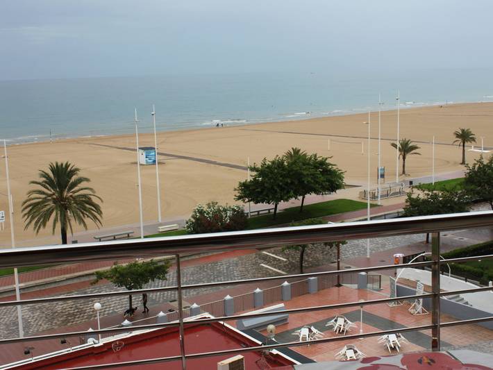 Apartamento entero, Apto. en Gandía primera línea, acepta mascotas, 2 hab, 4 pers in Platja Nord de Gandia (Gandia), Playa de Gandía