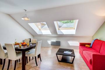 Gîte pour 5 personnes, avec piscine et sauna à Les Déserts