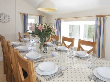 Log Cabin for 14 People in Isle of Anglesey, North-Wales, Photo 4