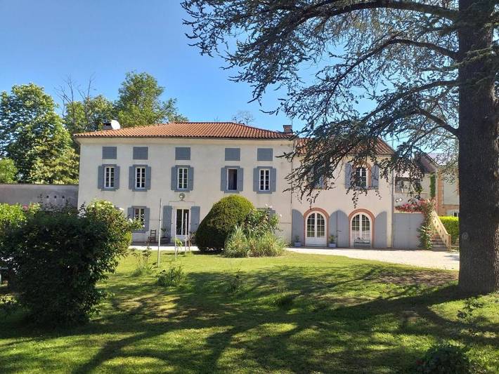 Gîte pour 4 personnes, avec piscine ainsi que jacuzzi et jardin à Le Fossat
