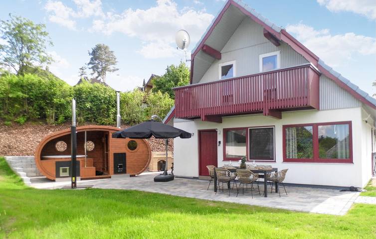 Ferienhaus für 6 Personen, mit Terrasse und Garten sowie Sauna in Neuenstein