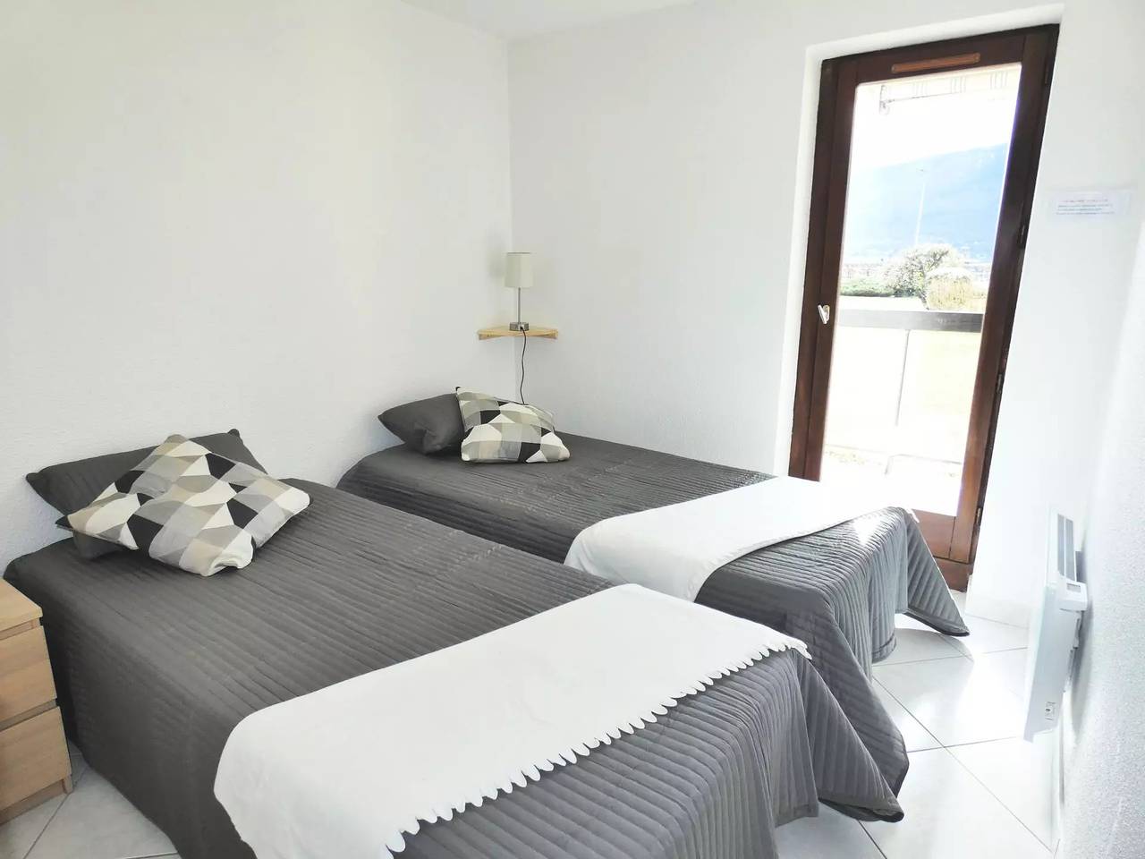 Appartement entier, Moderne et lumineux avec belle vue sur le lac ! in Aix-les-Bains, Région de Chambéry