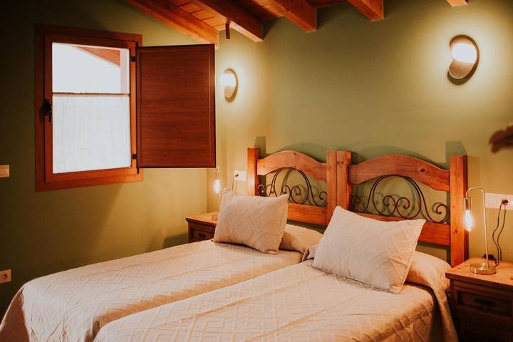 Casa rural para 12 personas, con balcón y vistas en Lantarón