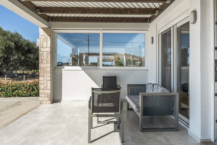Villa „Diamond Serenity“ mit privater Terrasse, WLAN und Klimaanlage in Kardamaina, Kos