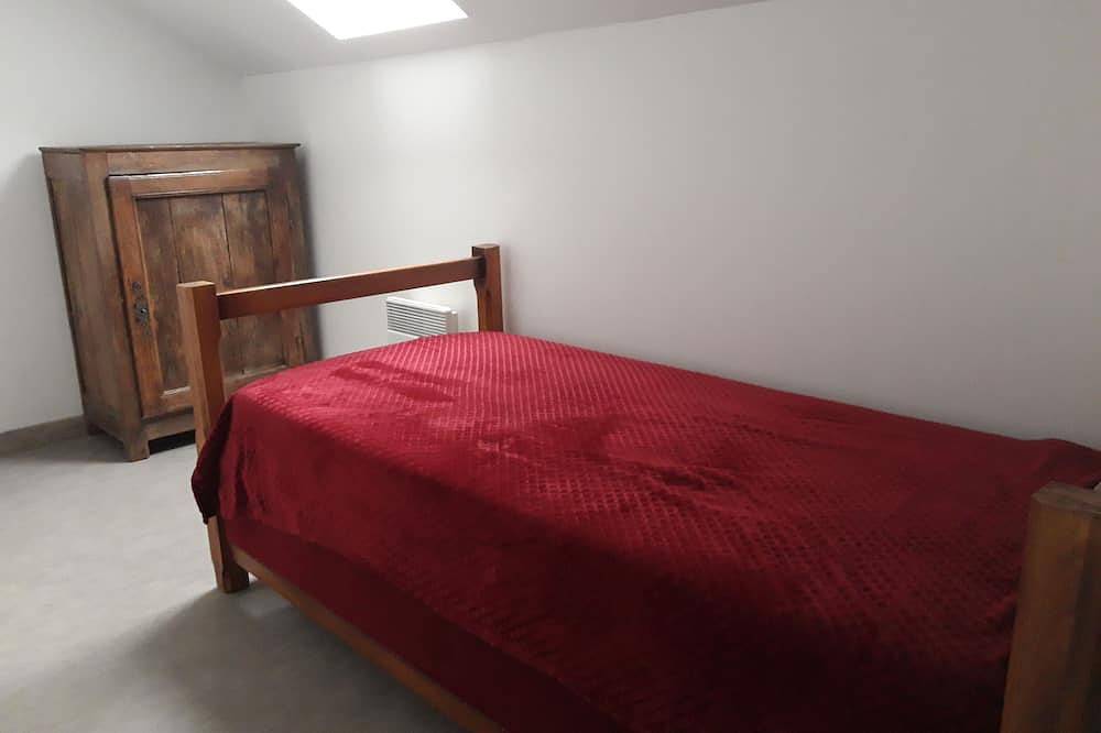 The Longère - Between beaches and grove - Dependence in manor of 1820 in Saint-Martin-des-Champs (Avranches), Mont-Saint-Michel Bay